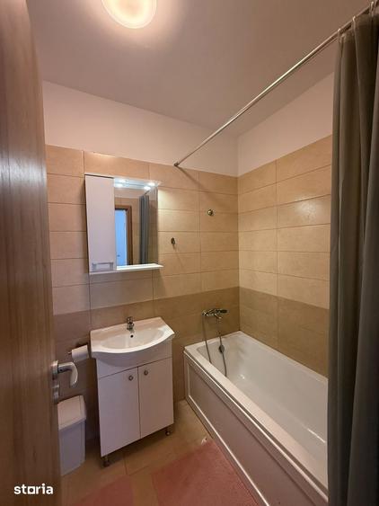 Apartament cu 2 camere decomandat în Roșu