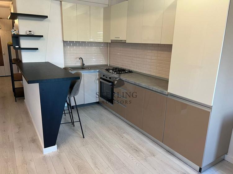 Apartament cu 2 camere semidecomandat, mobilat în 1 Mai