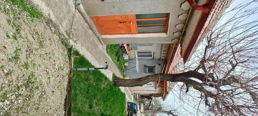 Casă cu 5 camere în Turnu Măgurele
