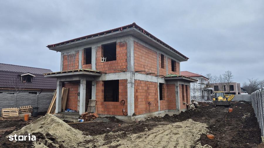 Casă cu 5 camere cu Teren 668 Mp în Mogoșoaia