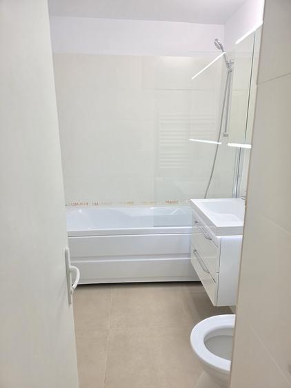 Apartament cu 3 camere decomandat în Dorobanți