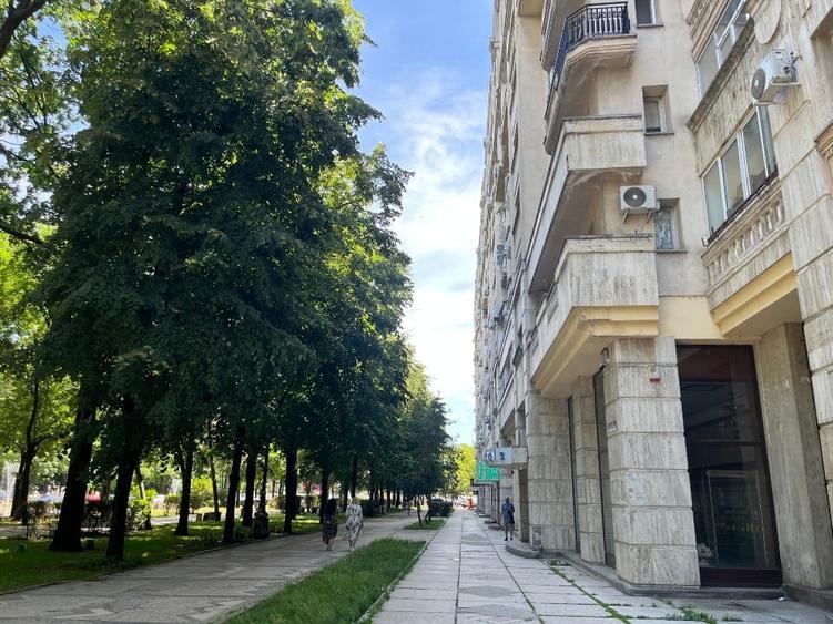 Apartament cu 3 camere decomandat, mobilat în Unirii