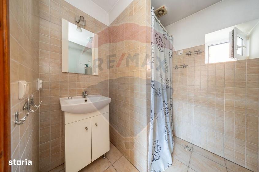 Casă cu 4 camere în Dumbrăvița