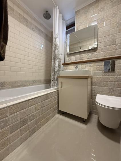 Apartament cu 3 camere semidecomandat în Gării