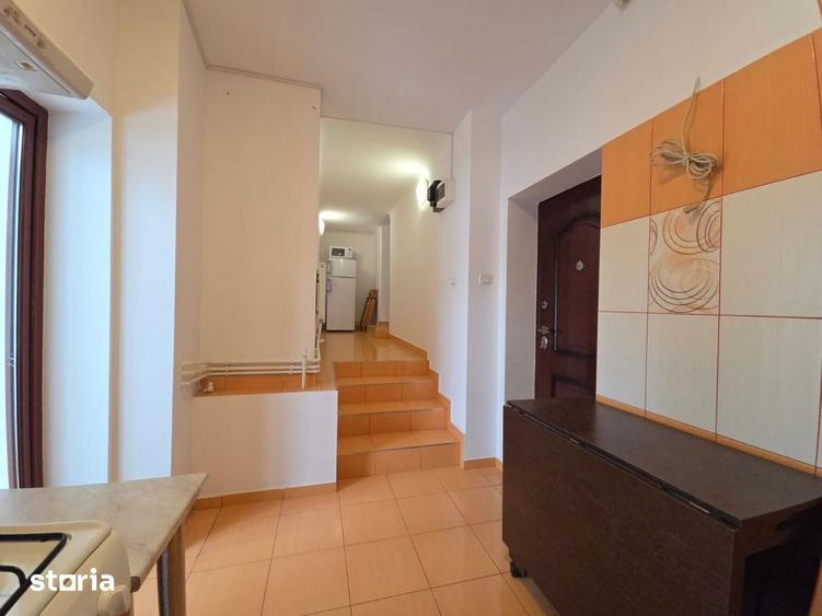 Apartament cu 3 camere, mobilat în Victoriei