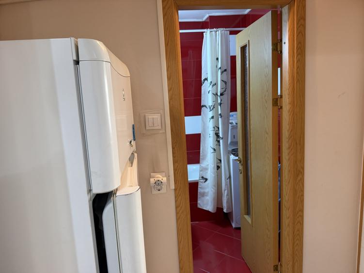 Apartament cu 2 camere decomandat, mobilat în Calea Dumbrăvii