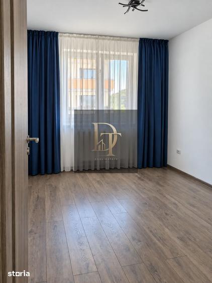 Apartament cu 3 camere decomandat în Tractorul