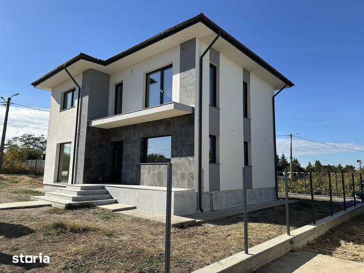 Casă cu 4 camere cu Teren 500 Mp în Podu Roș