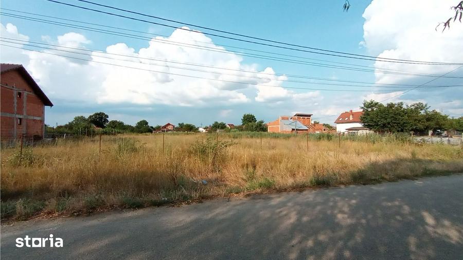 Teren de 563 mp, în Zimandu Nou