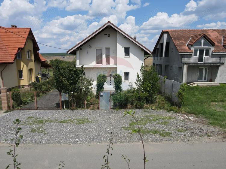 Casă cu Teren 813 Mp în Nord