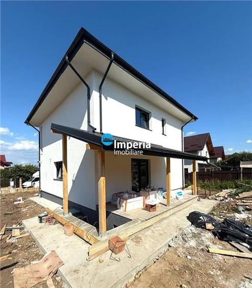 Casă individuală cu 4 camere cu Canalizare în Valea Adâncă
