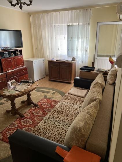 Apartament cu 2 camere decomandat, mobilat în C5