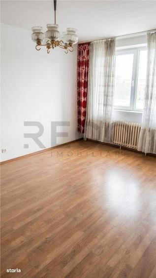 Apartament cu 3 camere în Nufărul