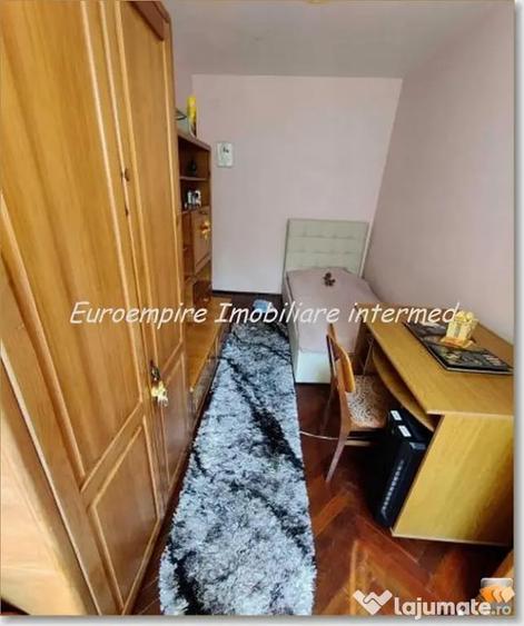 Apartament cu 3 camere semidecomandat în Abator