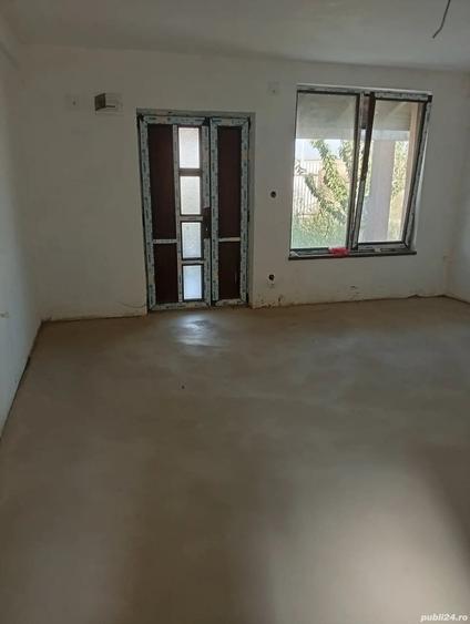 Casă cu 5 camere în Șendreni