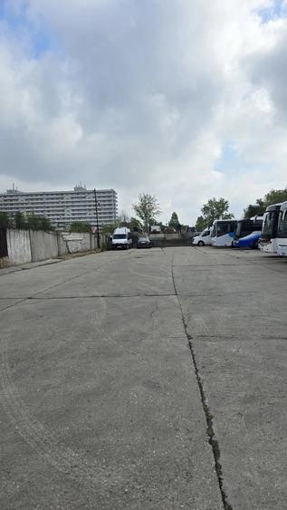 Spațiu comercial, de 2,000 mp, în Central