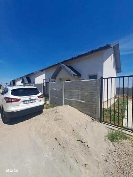 Casă cu 4 camere în Vârteju