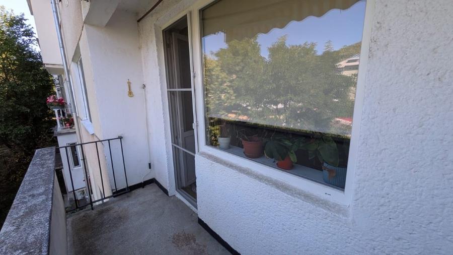 Apartament cu 2 camere semidecomandat, mobilat în Săsar