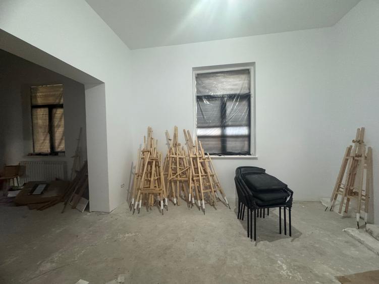 Casă individuală cu 4 camere cu Teren 400 Mp în Central