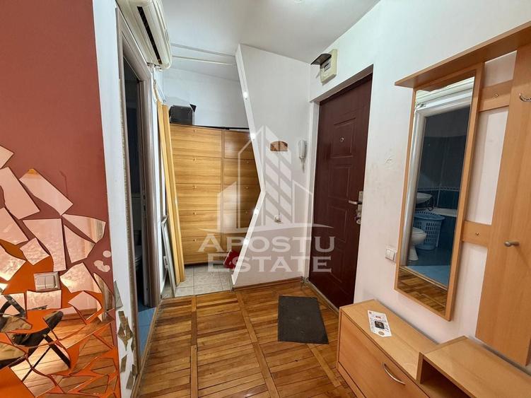 Garsonieră decomandată, mobilată în Aradului