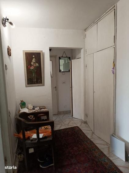 Apartament cu 2 camere decomandat în Sărari