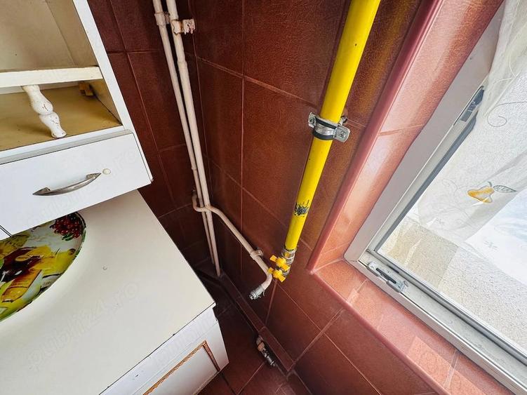 Apartament cu 3 camere decomandat în Traian