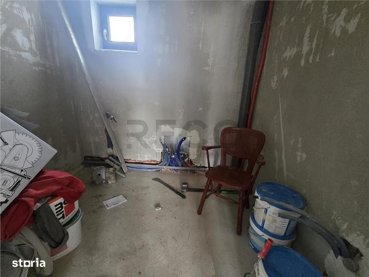 Casă cu 4 camere cu Teren 598 Mp în Sântandrei