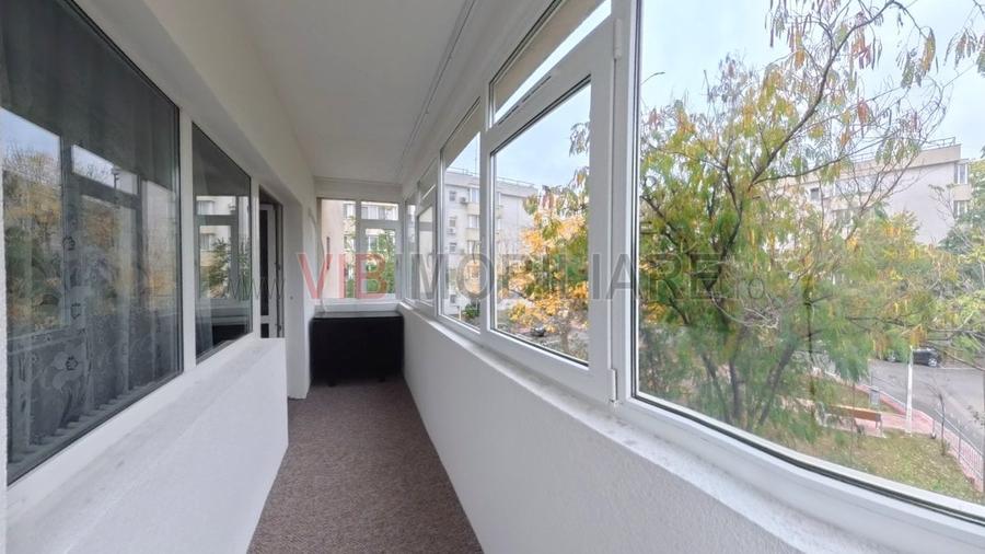 Apartament cu 2 camere semidecomandat, mobilat în Decebal