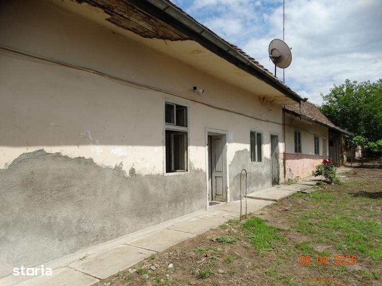 Casă cu 6 camere cu Teren 1848 Mp în Jidvei