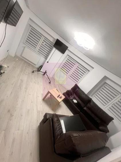 Apartament cu 3 camere decomandat în Decebal