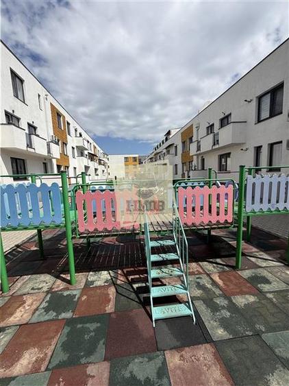 Apartament cu 3 camere decomandat, mobilat în Turnișor