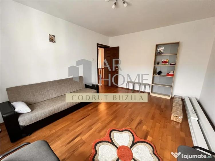 Casă cu 5 camere cu Teren 300 Mp în Central