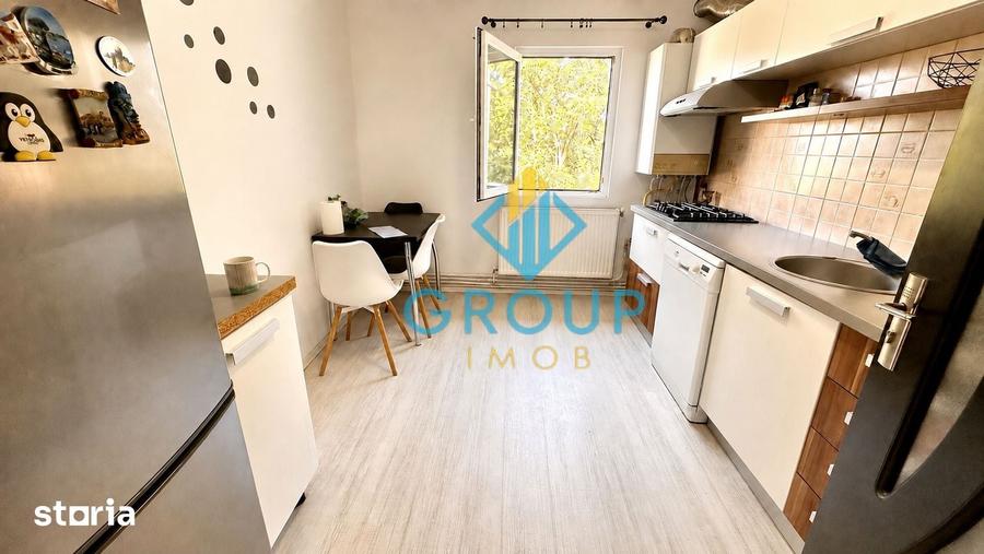 Apartament cu 3 camere decomandat în Șerbănești