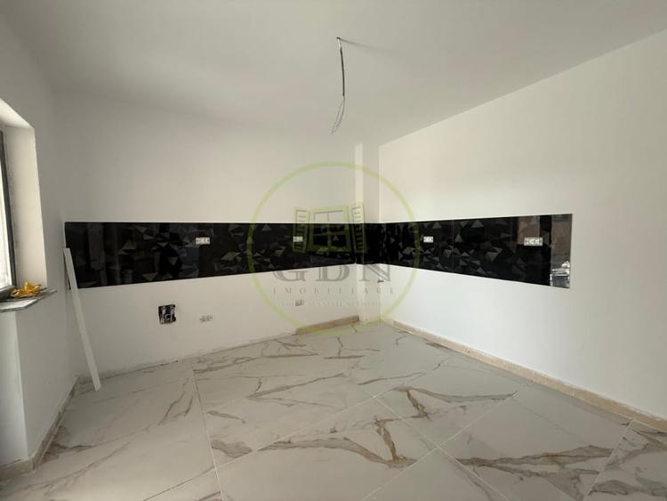 Casă individuală cu 5 camere cu Teren 430 Mp în Malu Mare
