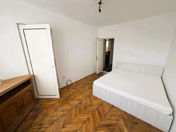 Apartament cu 3 camere decomandat în Nicolae Titulescu