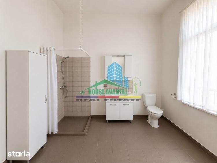 Casă cu 6 camere cu Teren 1657 Mp în Sihlea
