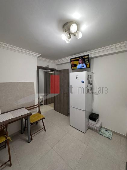 Garsonieră decomandată în Decebal