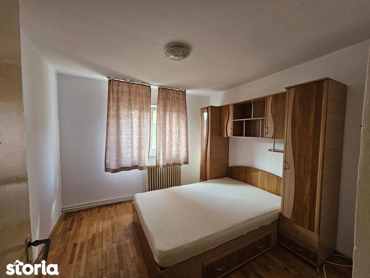 Apartament cu 3 camere în Cetate