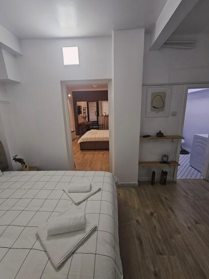 Apartament cu 3 camere nedecomandat, mobilat în Victoriei