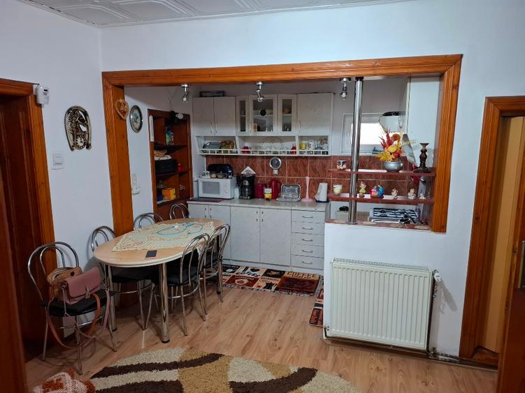 Casă individuală cu 4 camere cu Teren 676 Mp în Subcetate