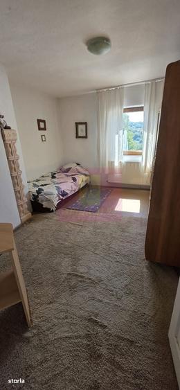 Casă cu 4 camere cu Teren 451 Mp în Central
