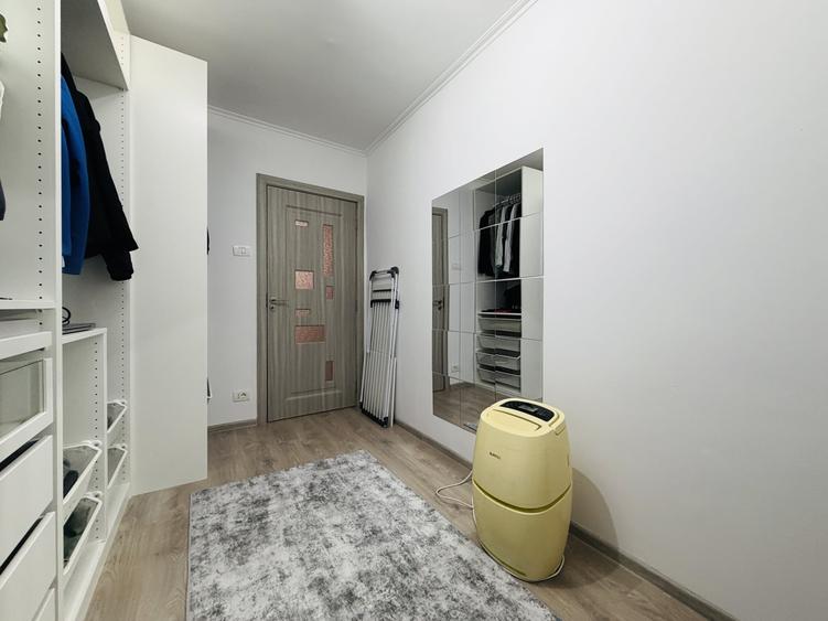 Apartament cu 3 camere decomandat, mobilat în Lipovei