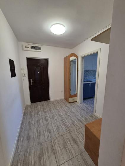 Apartament cu 2 camere semidecomandat în Micro 19