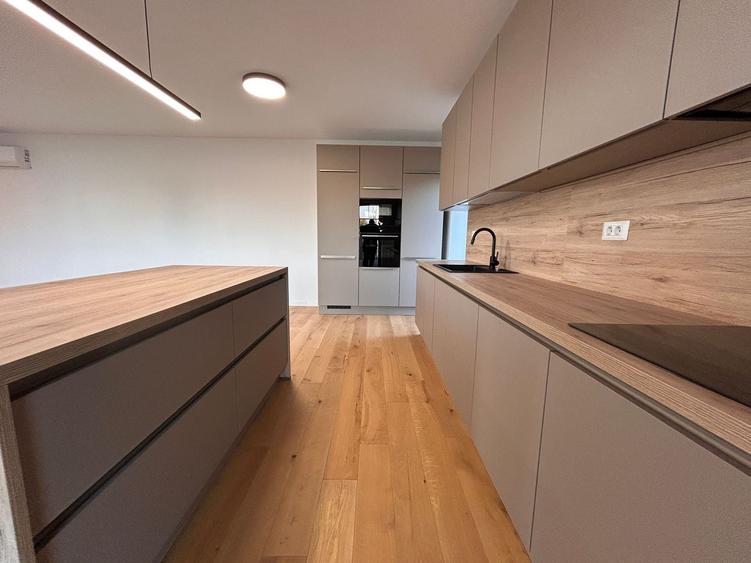 Apartament cu 2 camere semidecomandat, mobilat în Băneasa