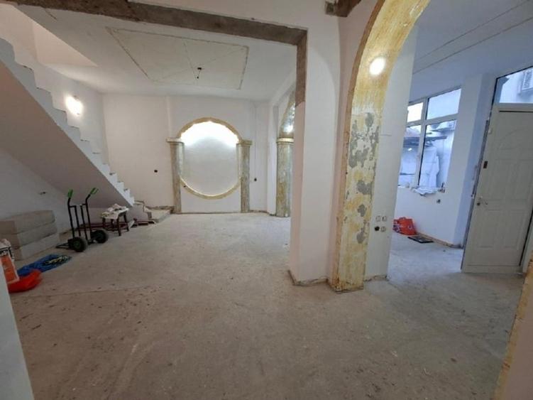 Casă cu 4 camere cu Canalizare în Calea Călărașilor