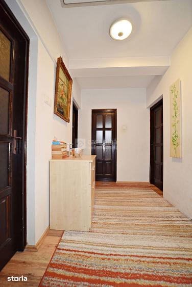 Casă cu 5 camere cu Teren 1400 Mp în Aroneanu
