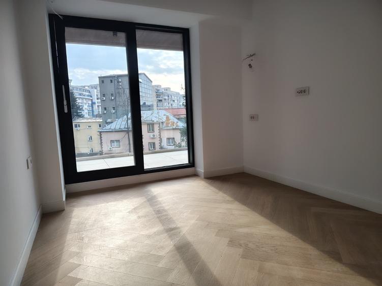 Apartament cu 2 camere semidecomandat în Unirii