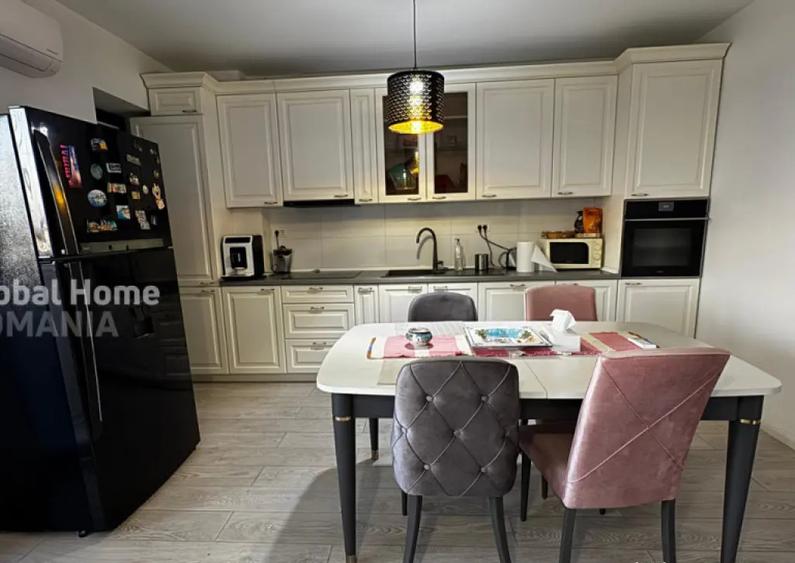 Apartament cu 4 camere decomandat, mobilat în Central