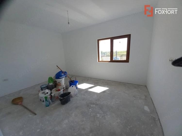 Duplex cu 4 camere, teren individual de 259 mp si terasa de 20 mp, in Plopi - 2