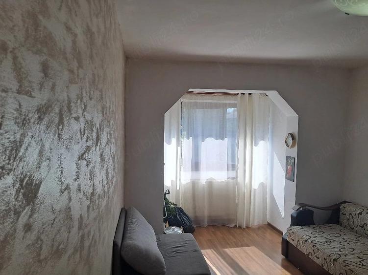 Apartament cu 4 camere decomandat în Autogară